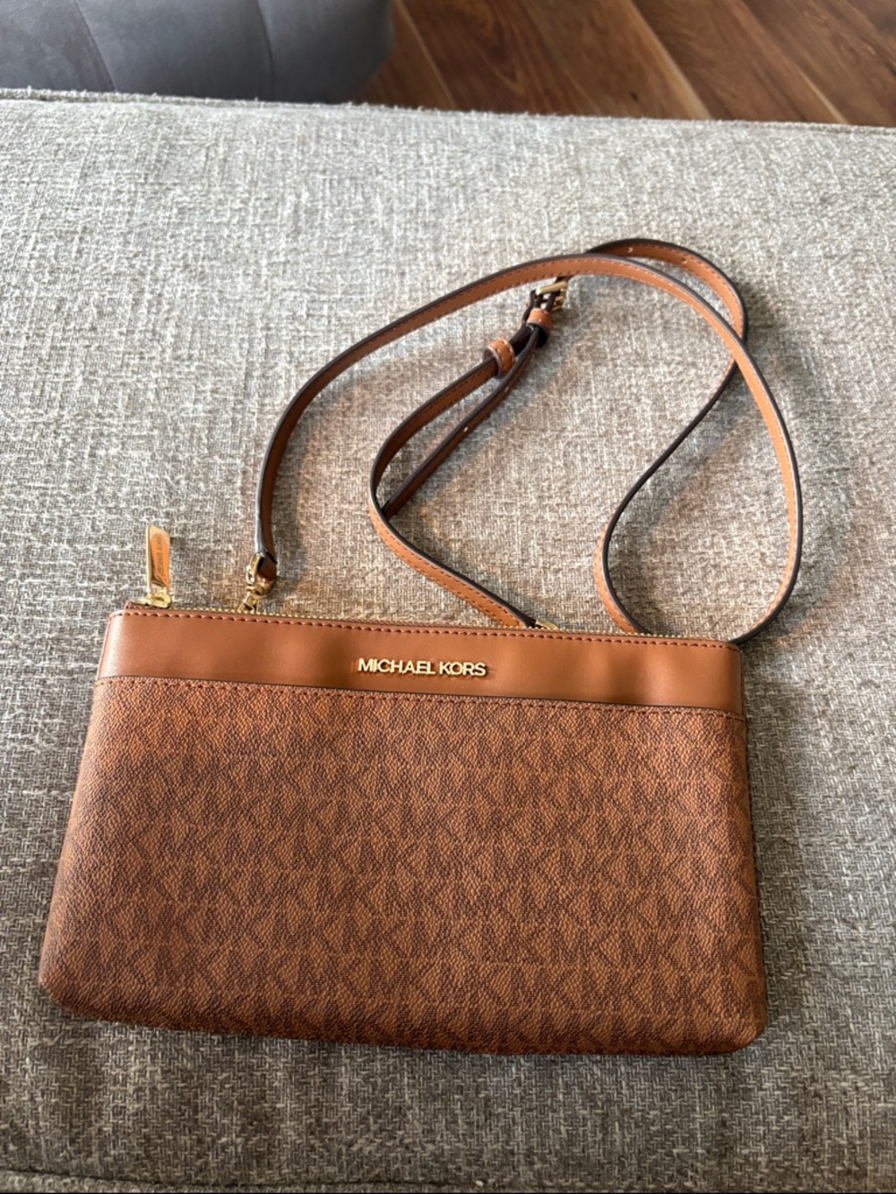Michael Kors Tan/Brown Signature Crossbody Bag